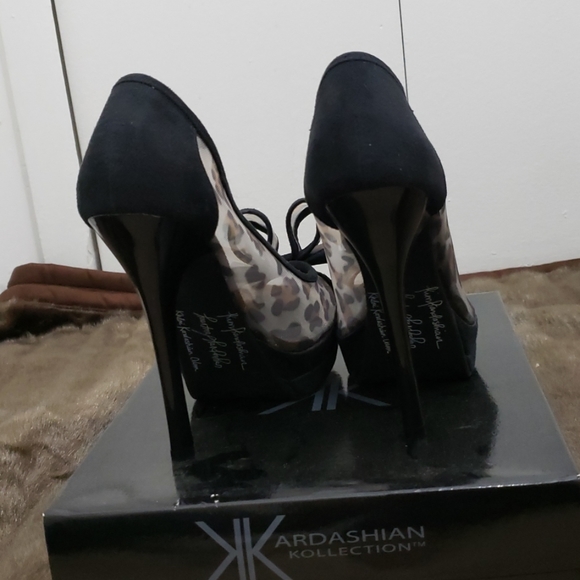 Heels - Picture 3 of 6